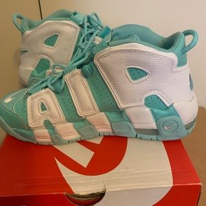 COPY - Gently Used Air Uptempo size 6.5y